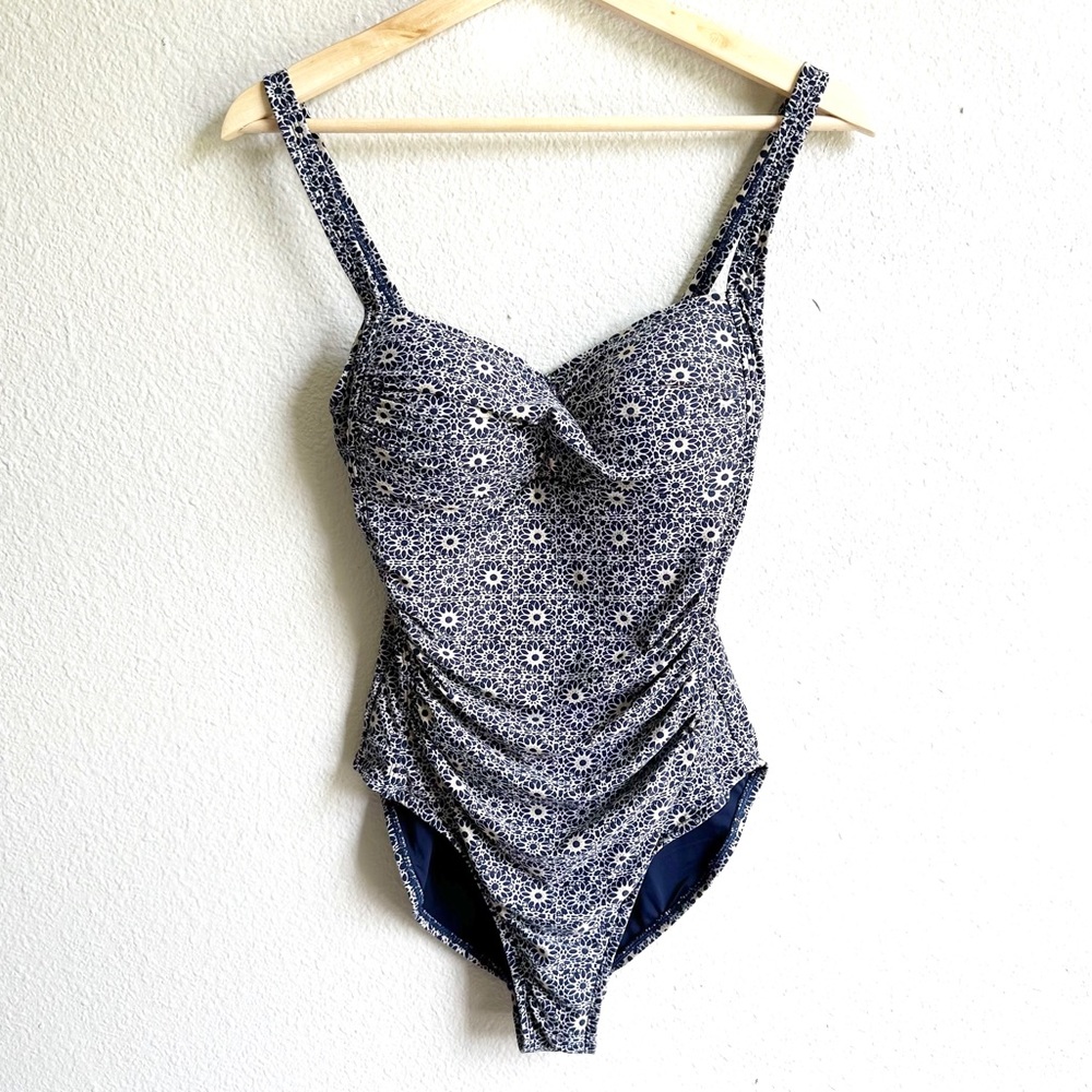 NipTuck Blue White Gold Printed One Piece Swimsuit Women’s Size 6